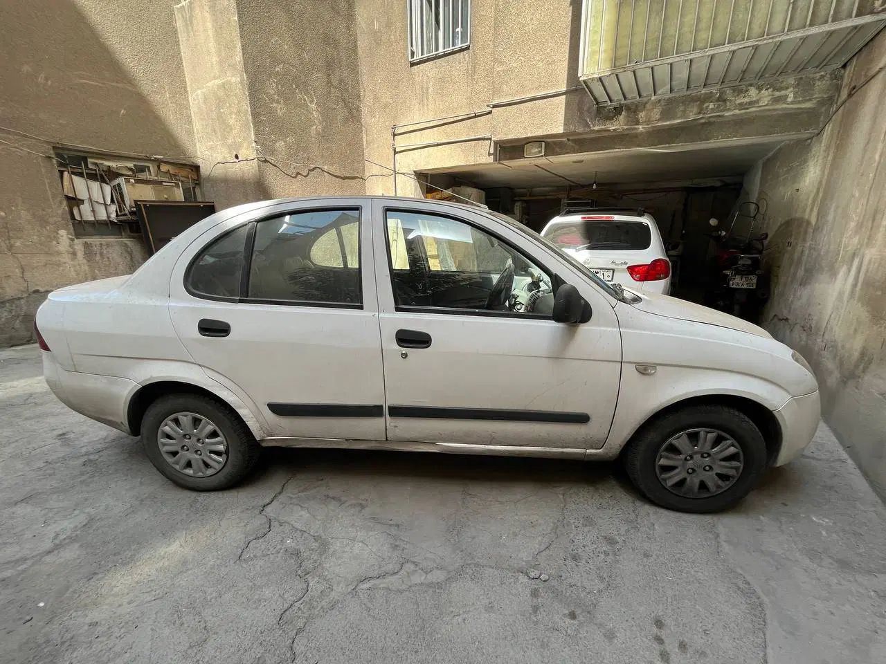 تیبا صندوق دار SX - 1390