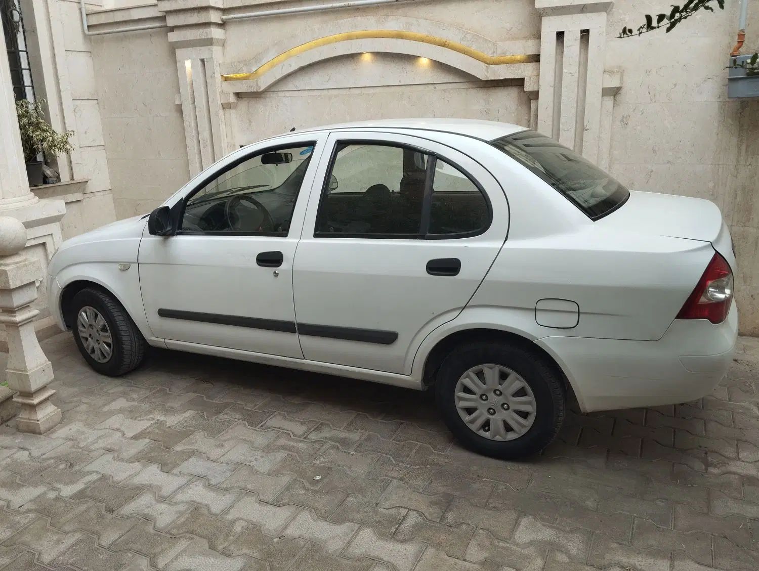 تیبا صندوق دار SX - 1390