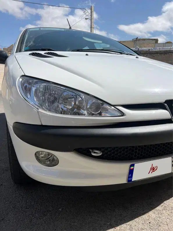 پژو ۲۰۶ صندوق دار v8 - 1393
