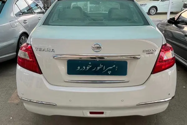 نیسان تیانا استاندارد - 2011