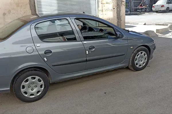پژو ۲۰۶ صندوق دار v8 - 1393