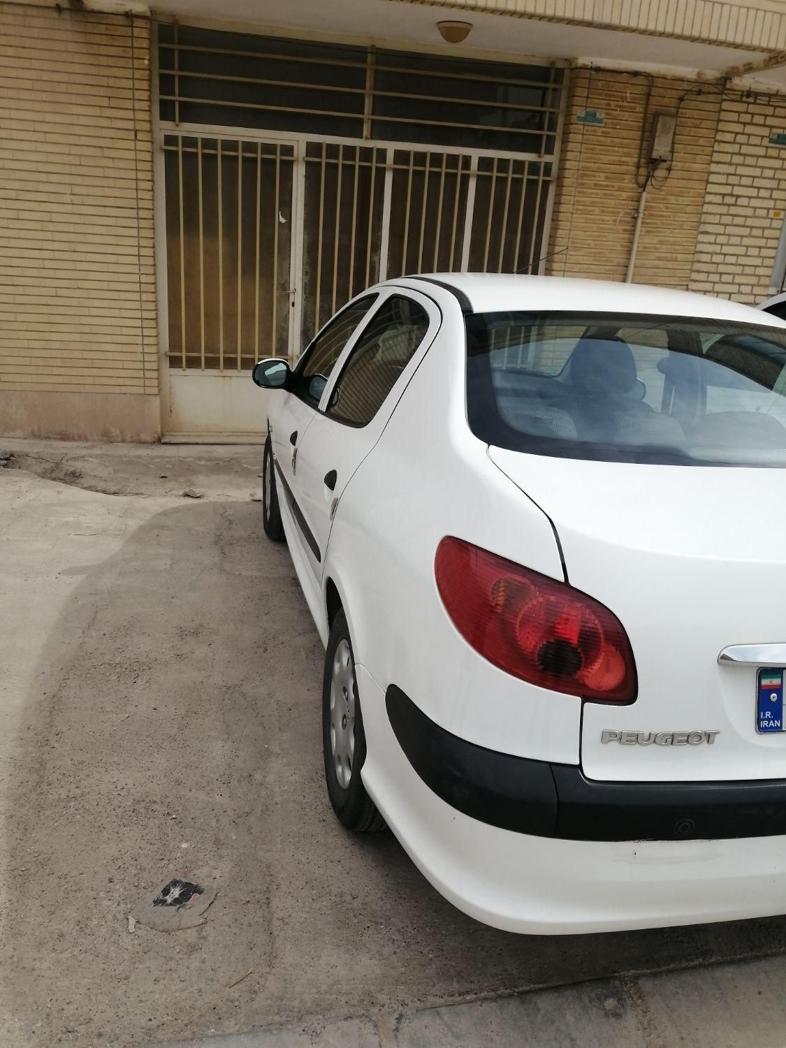 پژو ۲۰۶ صندوق دار v8 - 1394