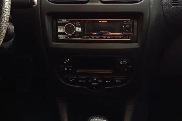 پژو ۲۰۶ صندوق دار v8 - 1395