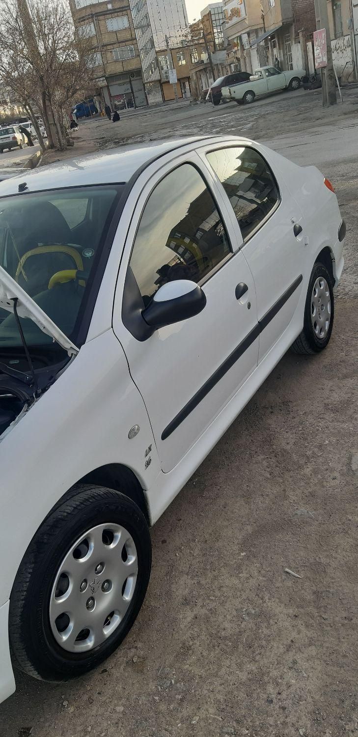 پژو ۲۰۶ صندوق دار v8 - 1395