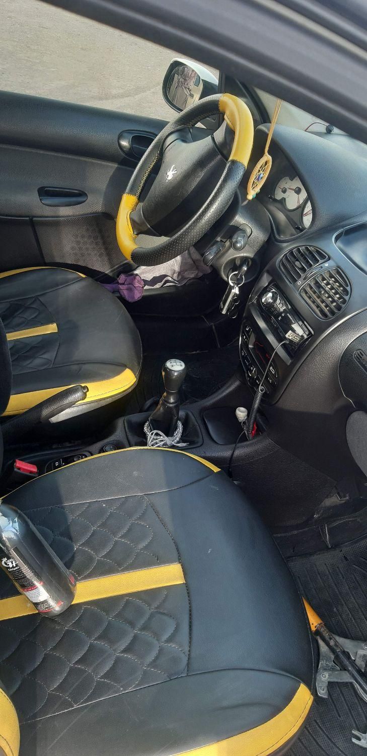 پژو ۲۰۶ صندوق دار v8 - 1395