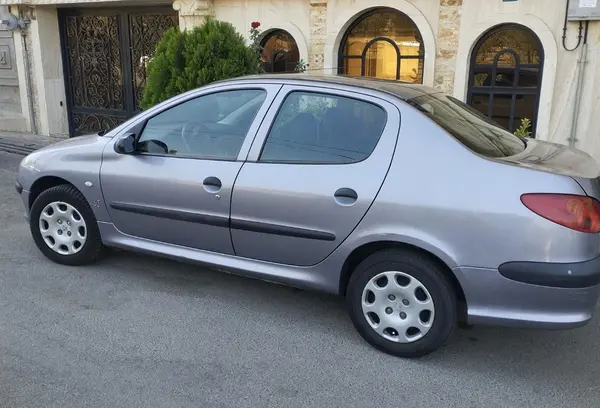 پژو ۲۰۶ صندوق دار v8 - 1394