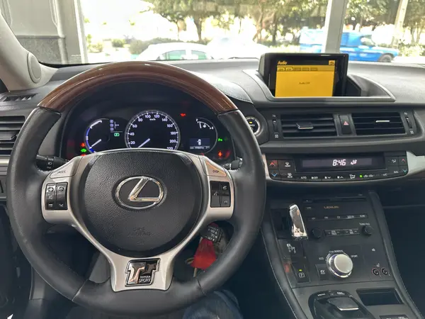 لکسوس CT 200H - 2012