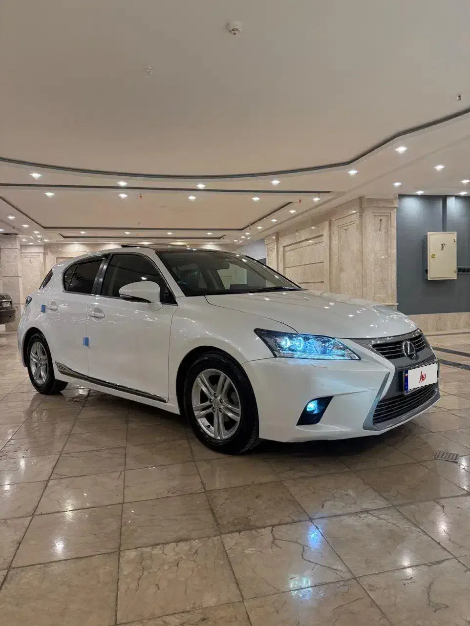 لکسوس CT 200H - 2014