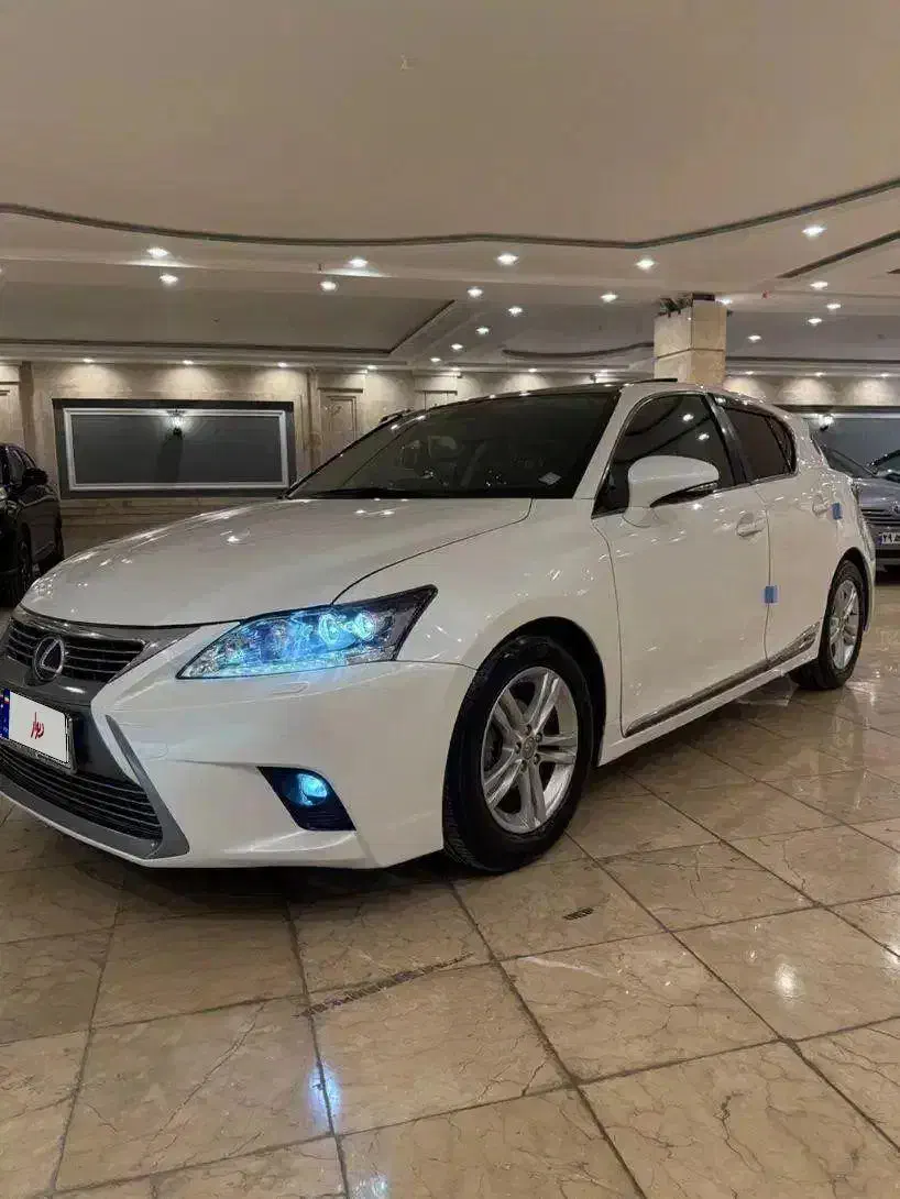 لکسوس CT 200H - 2014