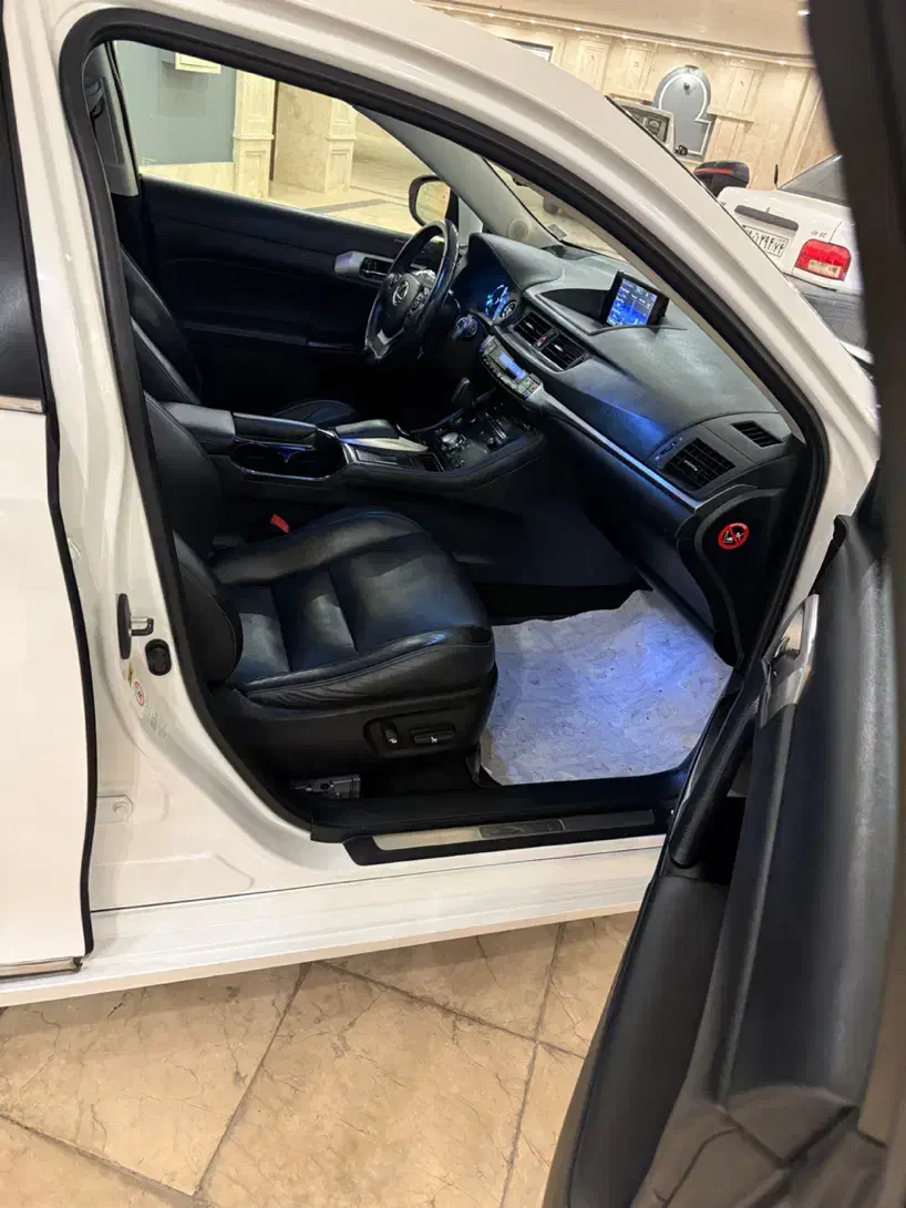 لکسوس CT 200H - 2014