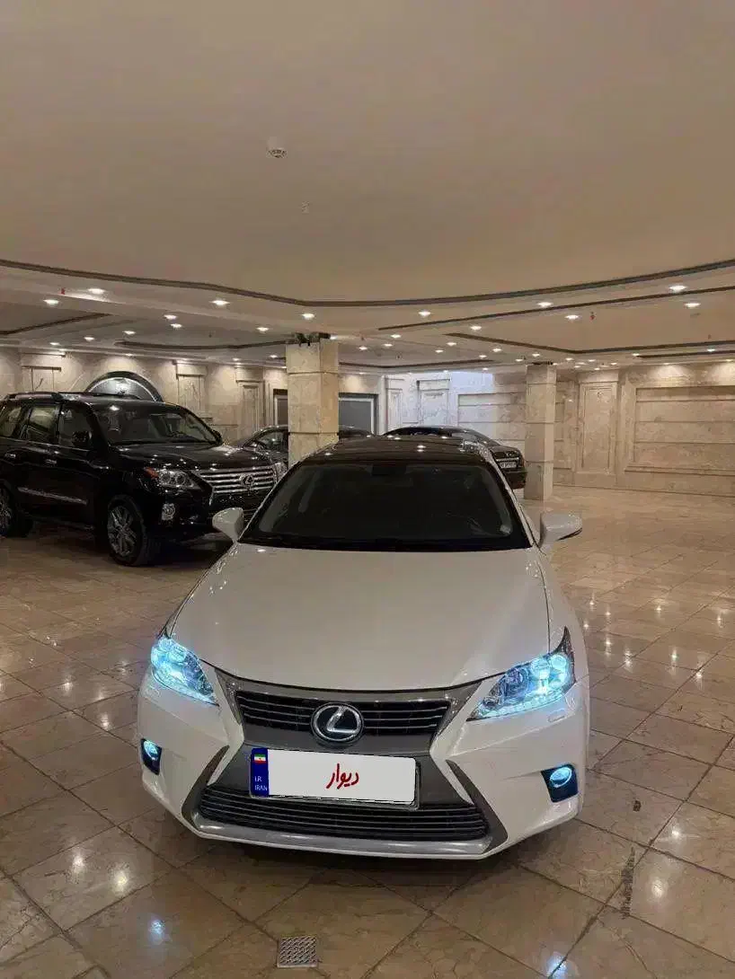 لکسوس CT 200H - 2014