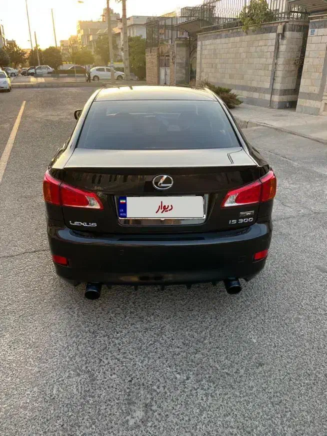 لکسوس IS 300 - 2010
