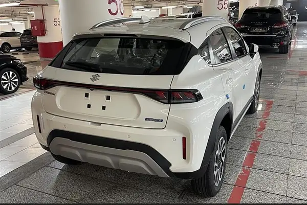 سوزوکی فرانکس هیبرید - 2025