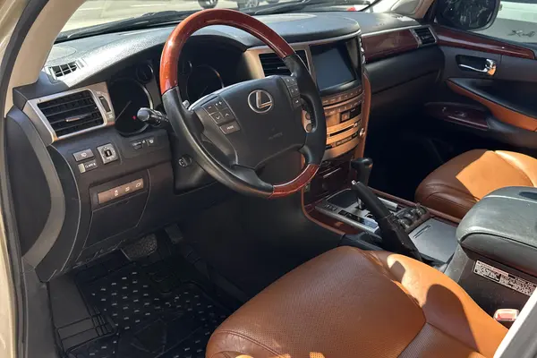 لکسوس LX 570 فول - 2013