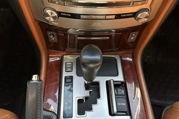 لکسوس LX 570 فول - 2013