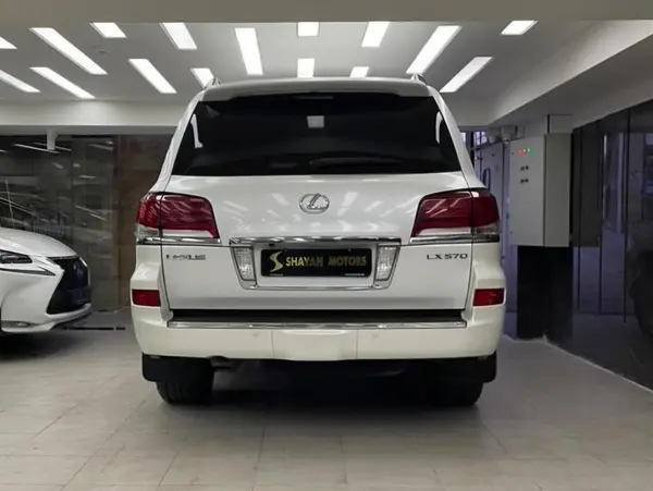 لکسوس LX 570 فول - 2013