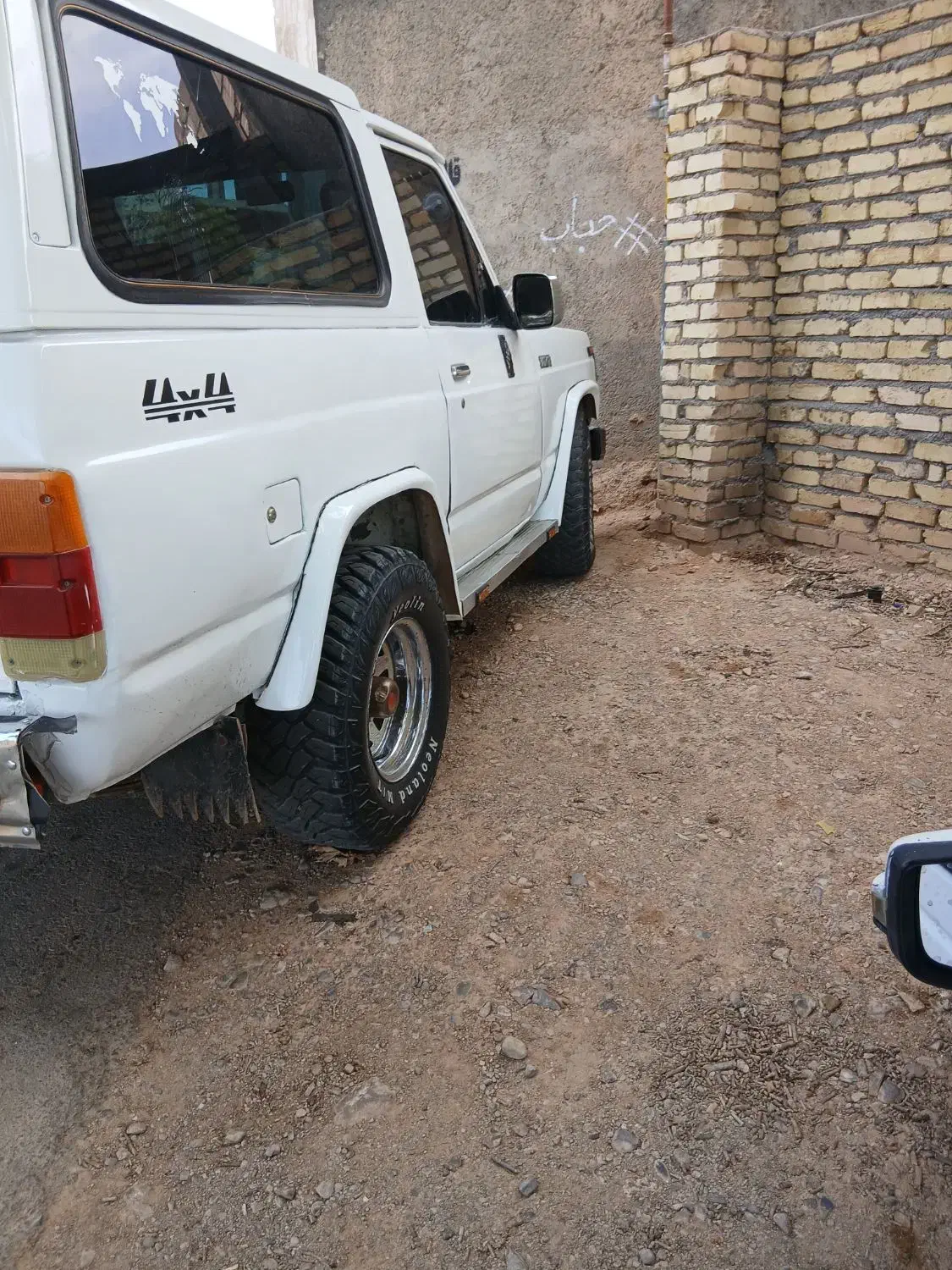 نیسان پاترول دو درب دنده‌ای - 1992