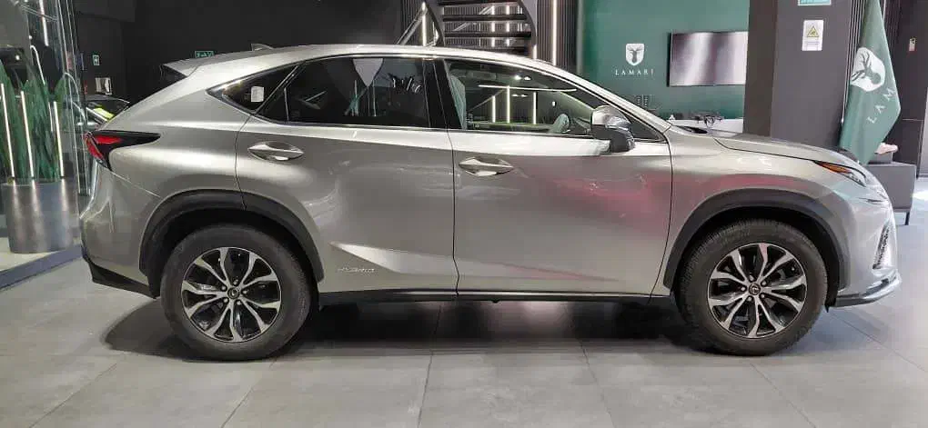 لکسوس NX هیبرید 300H - 2017