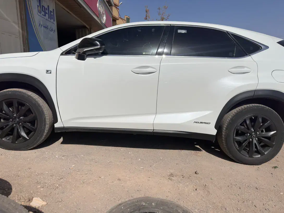 لکسوس NX هیبرید 300H - 2017