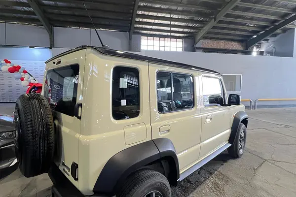 سوزوکی جیمنی 5 در - 2025