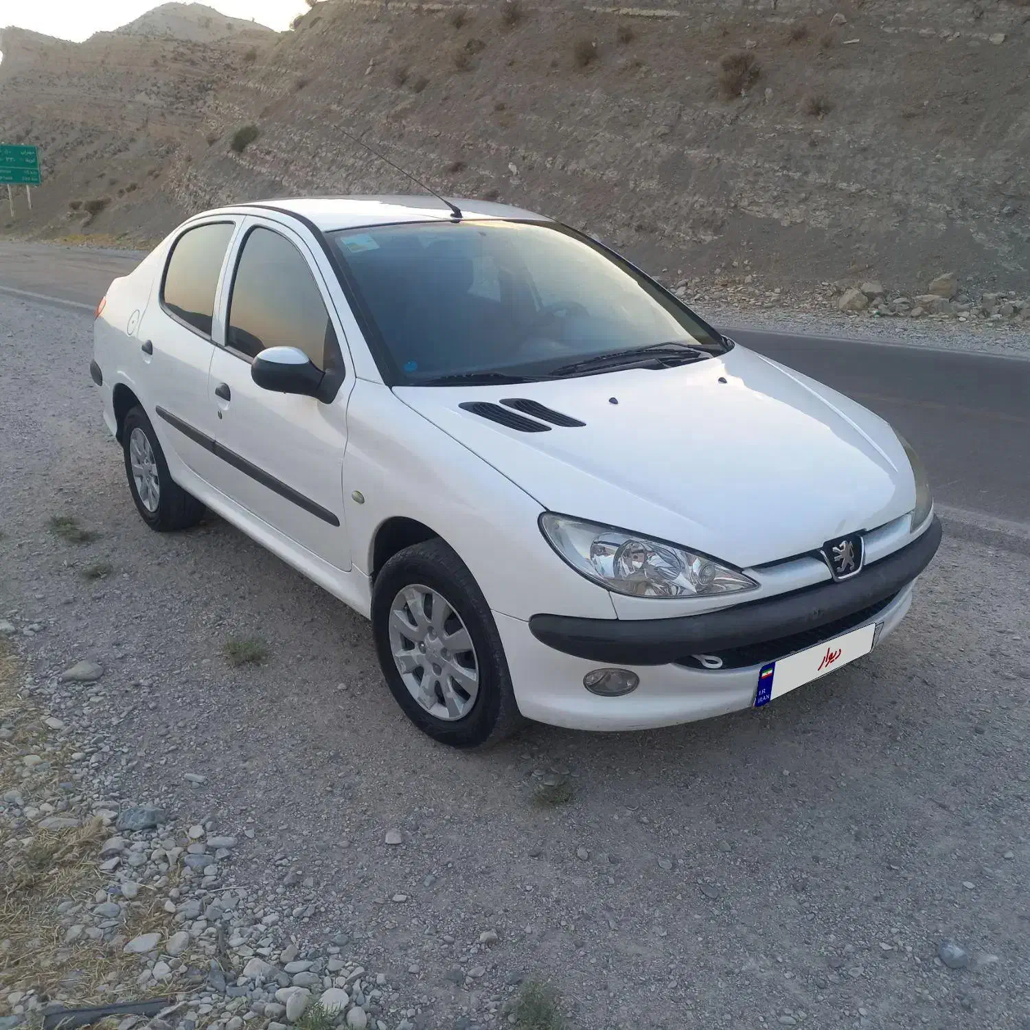 پژو ۲۰۶ صندوق دار v8 - 1393
