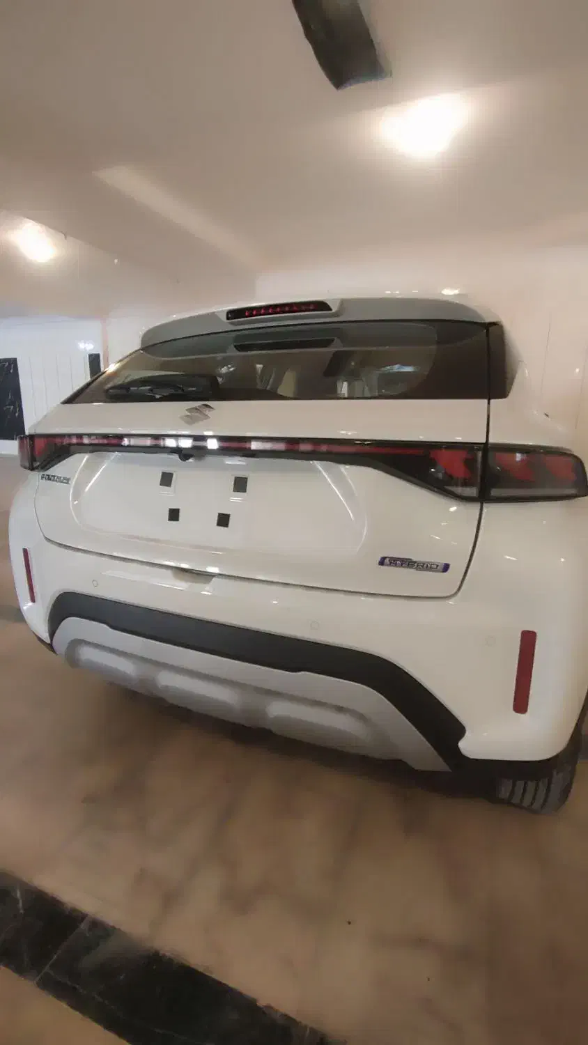 سوزوکی فرانکس هیبرید - 2025