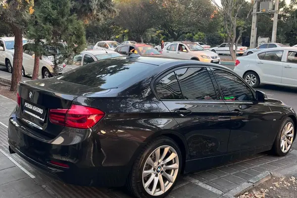 ب ام و سری 3 سدان 320i - 2018