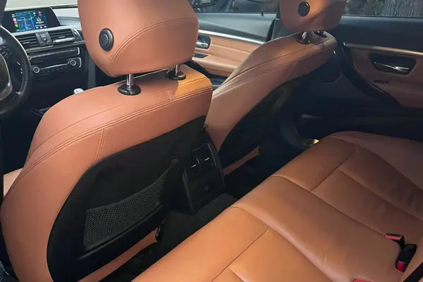 ب ام و سری 3 سدان 320i - 2018