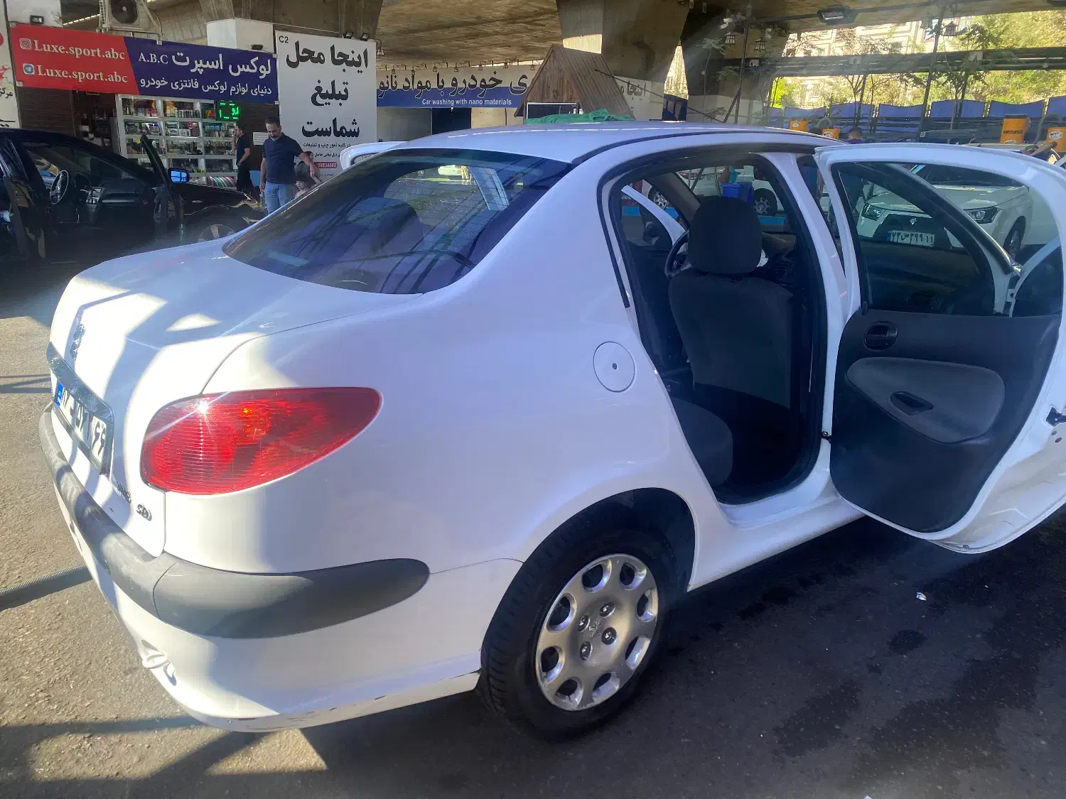 پژو ۲۰۶ صندوق دار v8 - 1397