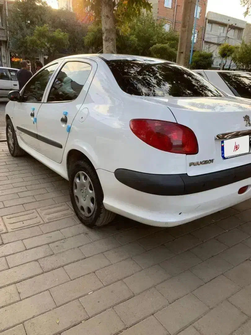 پژو ۲۰۶ صندوق دار v8 - 1391