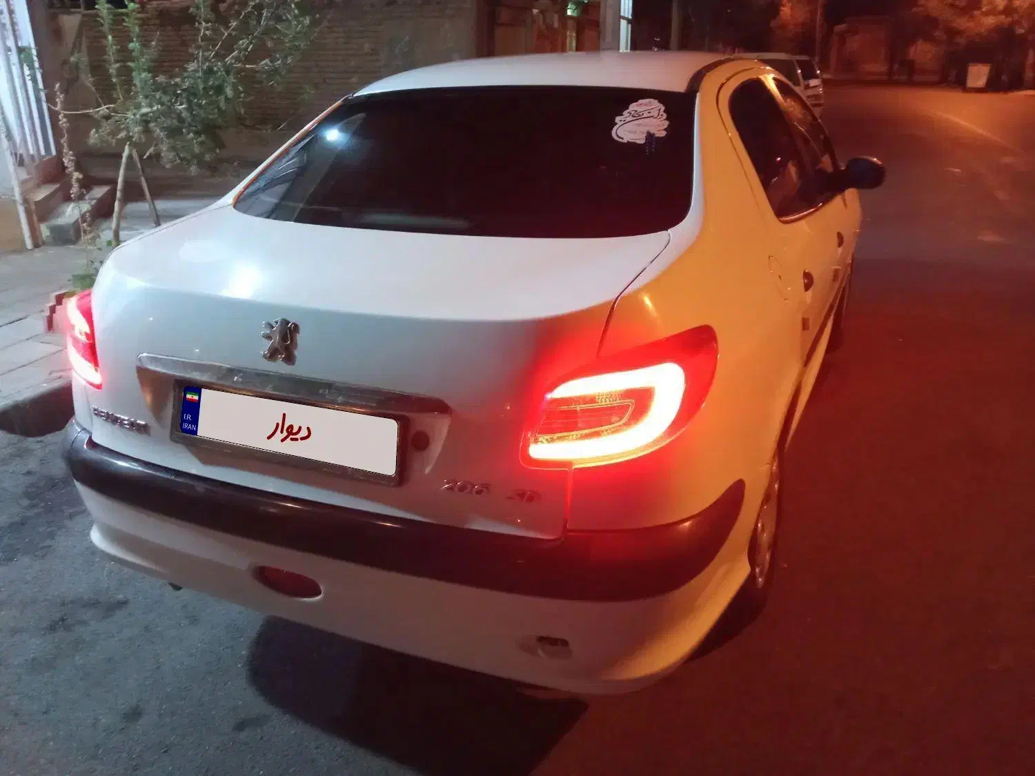 پژو ۲۰۶ صندوق دار v8 - 1390