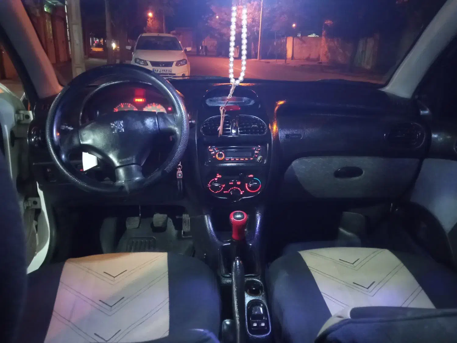 پژو ۲۰۶ صندوق دار v8 - 1390