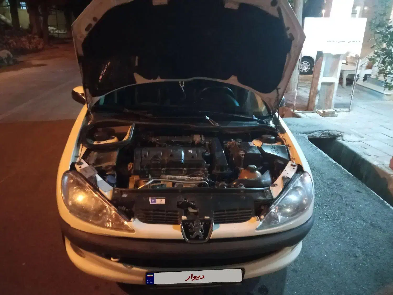 پژو ۲۰۶ صندوق دار v8 - 1390