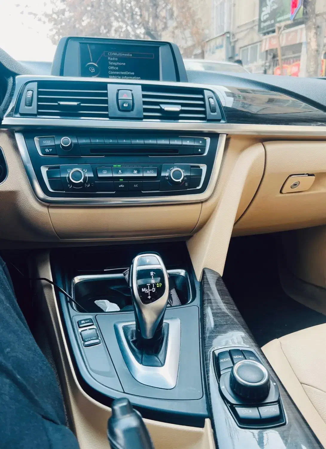 ب ام و سری 3 سدان 320i - 2014