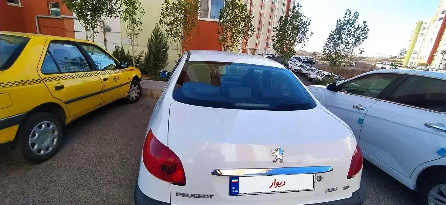 پژو ۲۰۶ صندوق دار v8 - 1396