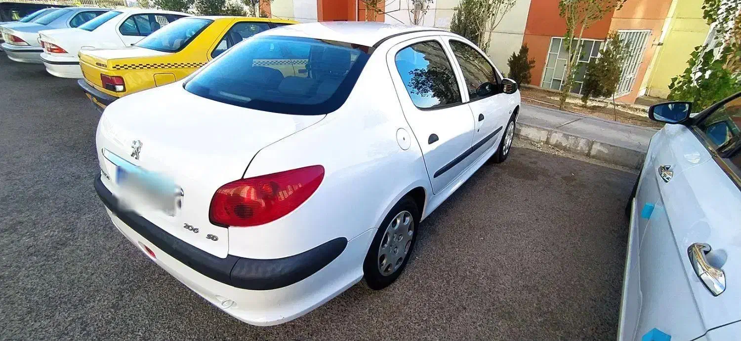 پژو ۲۰۶ صندوق دار v8 - 1396