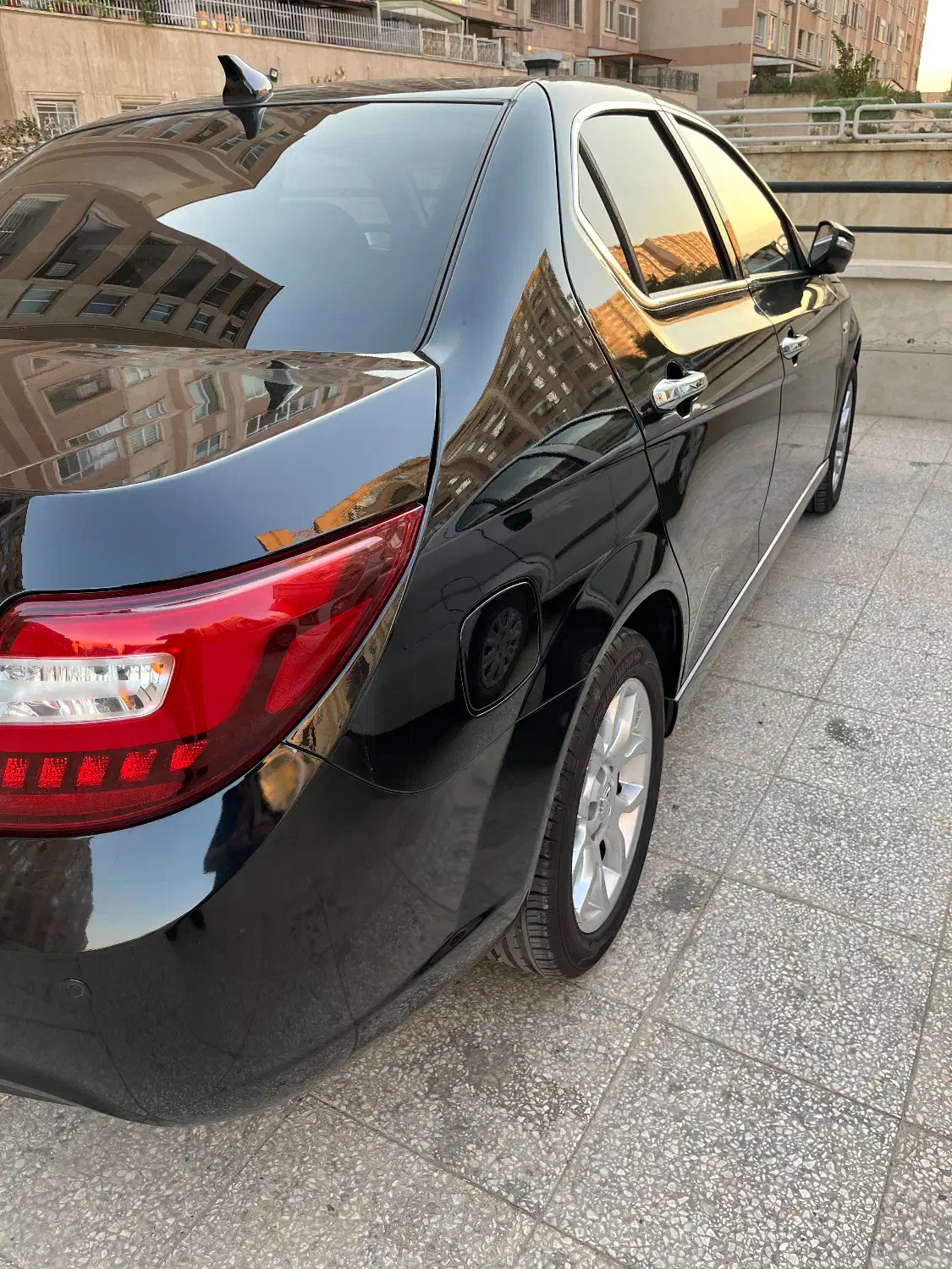 دنا پلاس توربو اتوماتیک - 1403