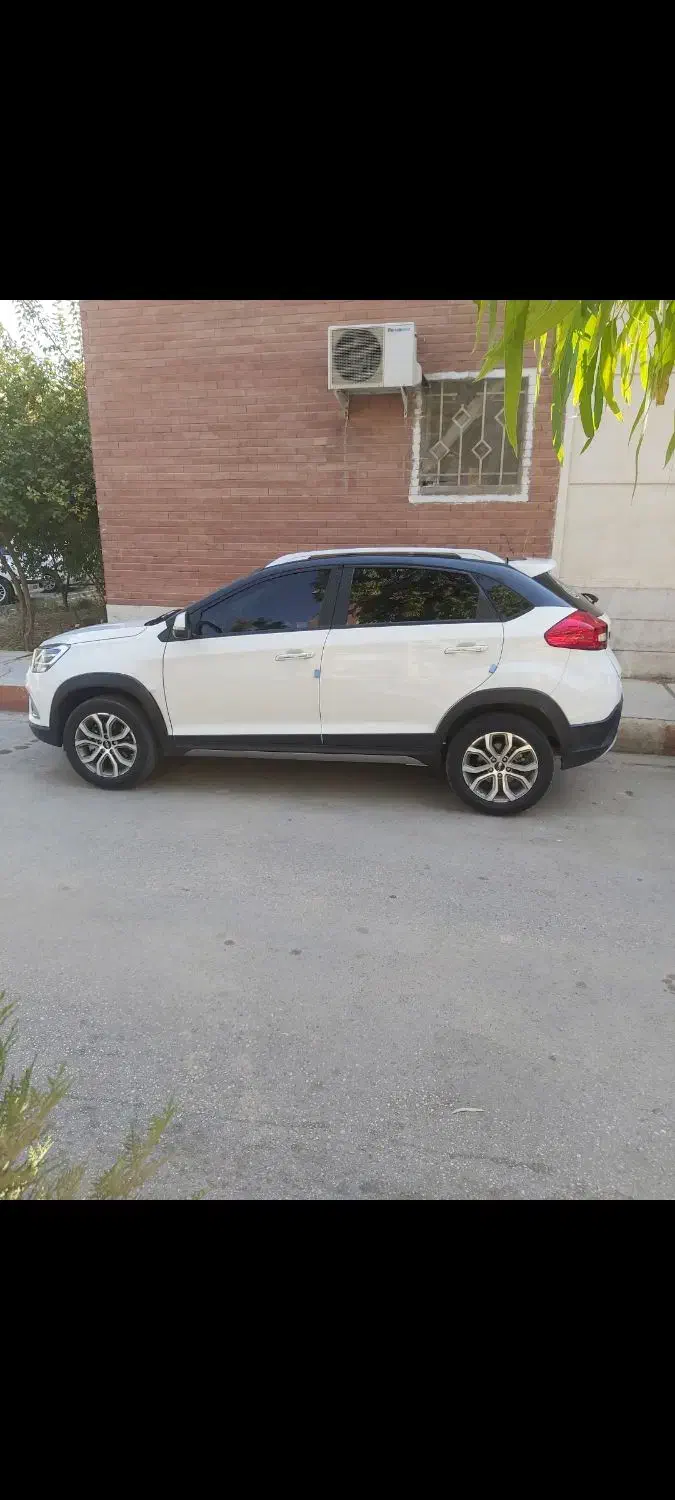 خودرو ام وی ام، X22 آگهی ann_20750381