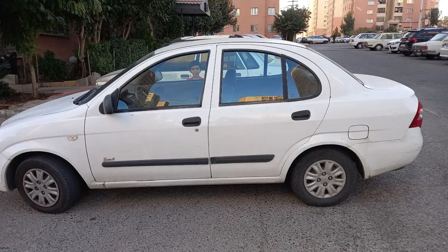 تیبا صندوق دار SX - 1392