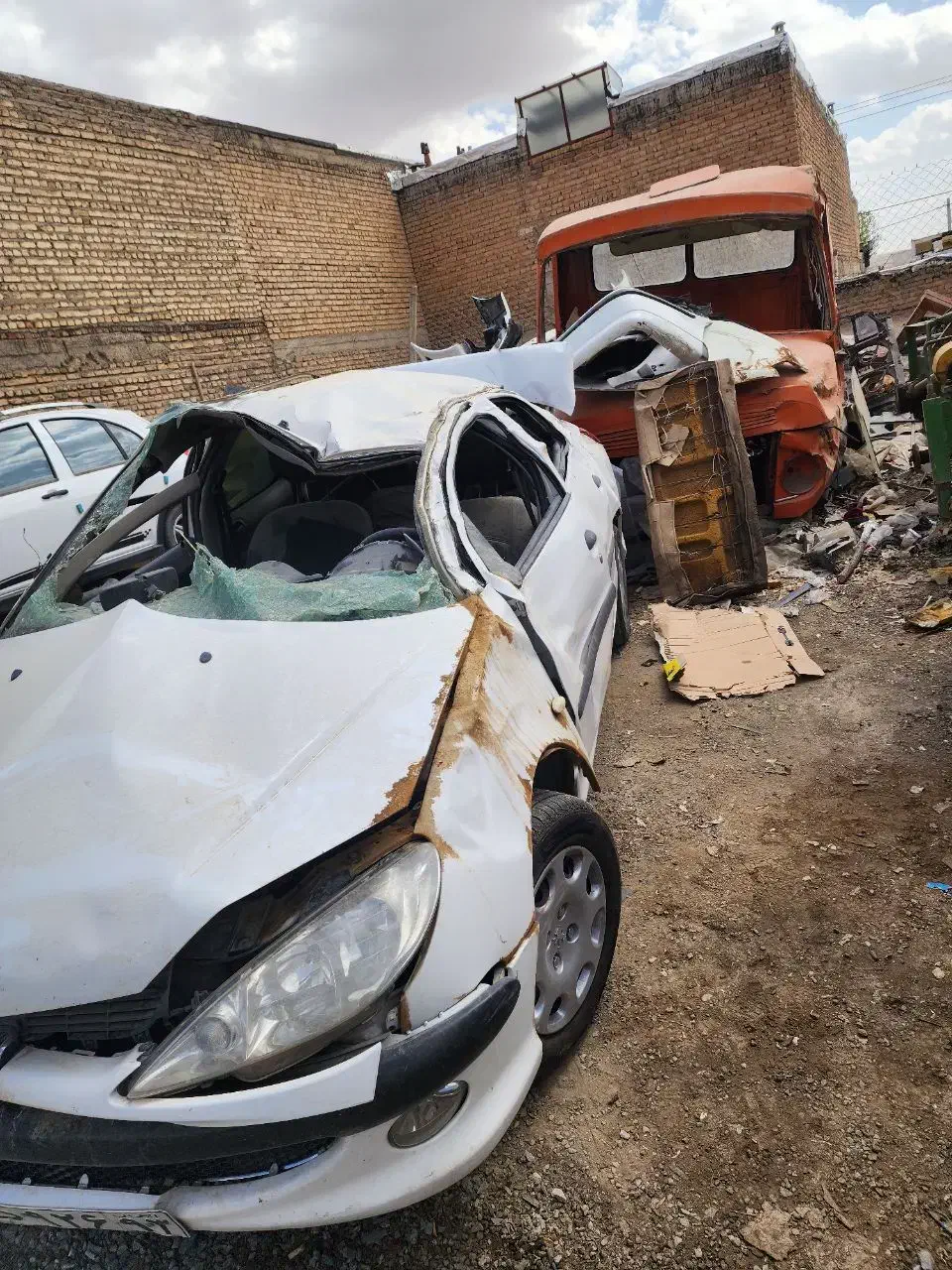 پژو ۲۰۶ صندوق دار v20 - 1386
