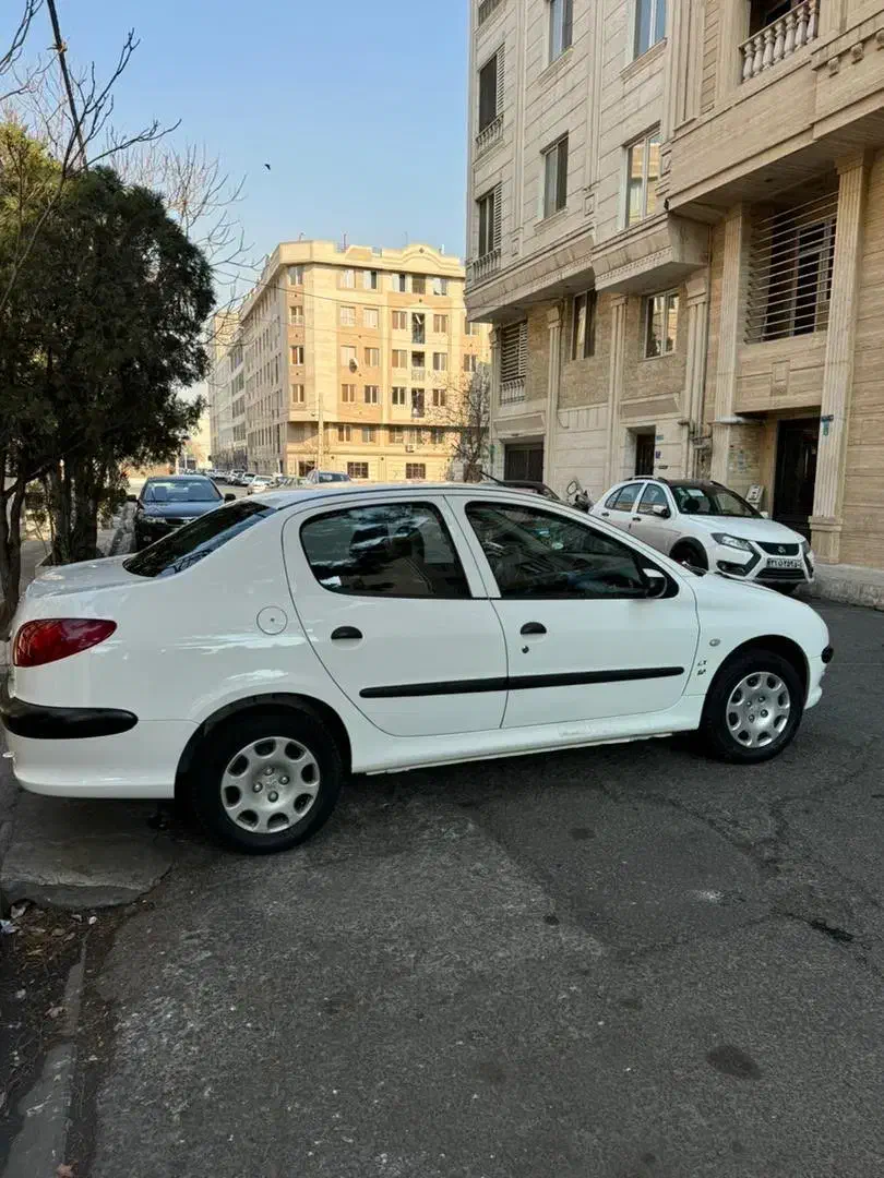 پژو ۲۰۶ صندوق دار v8 - 1397