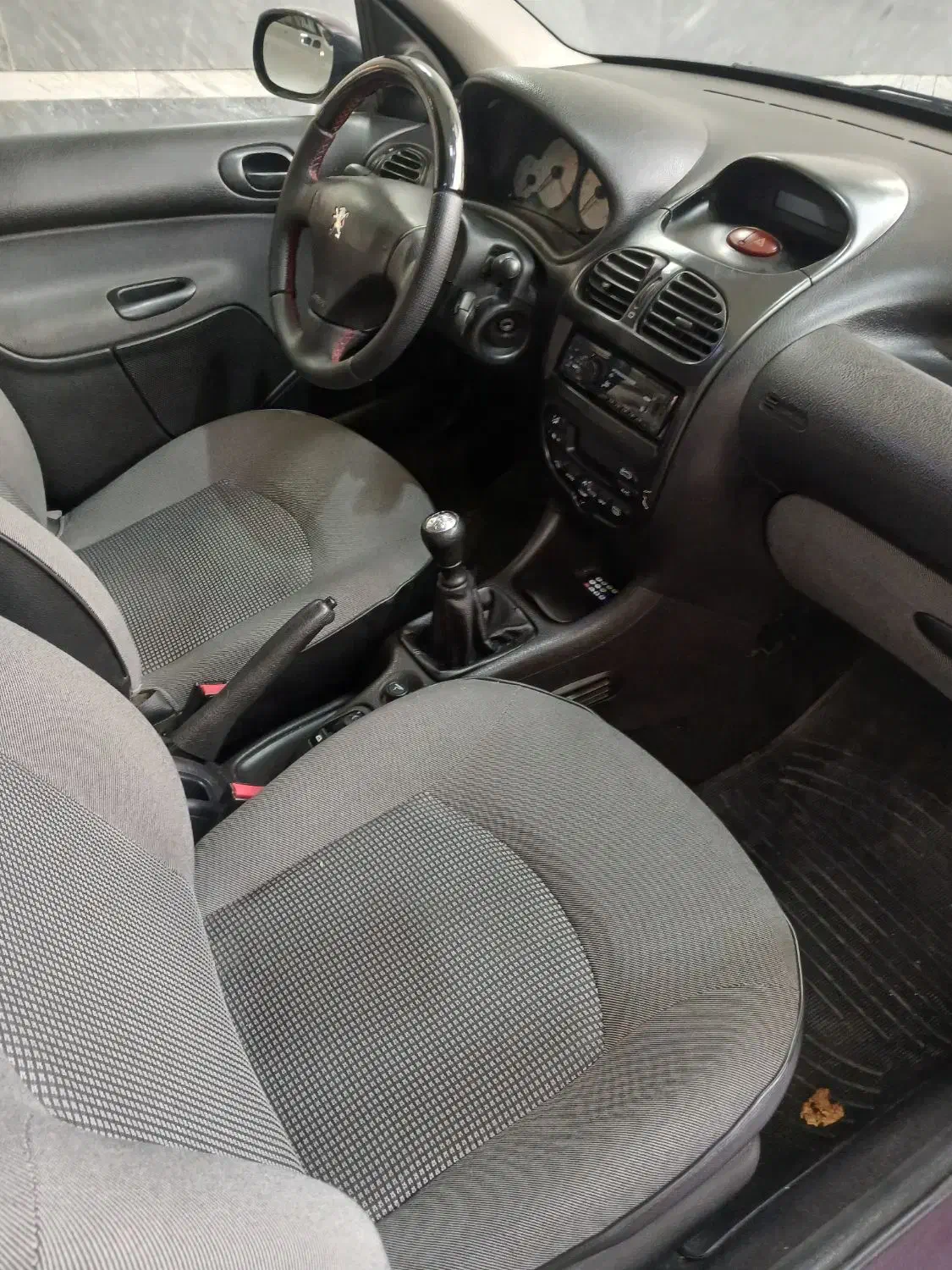 پژو ۲۰۶ صندوق دار v8 - 1390