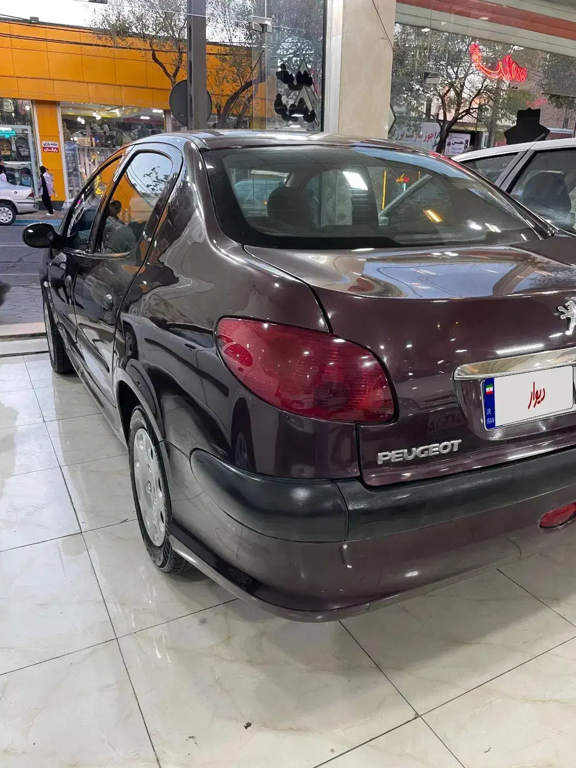پژو ۲۰۶ صندوق دار v8 - 1393