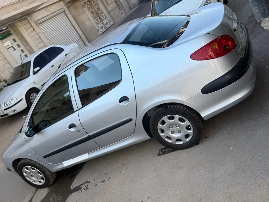 پژو ۲۰۶ صندوق دار v8 - 1393
