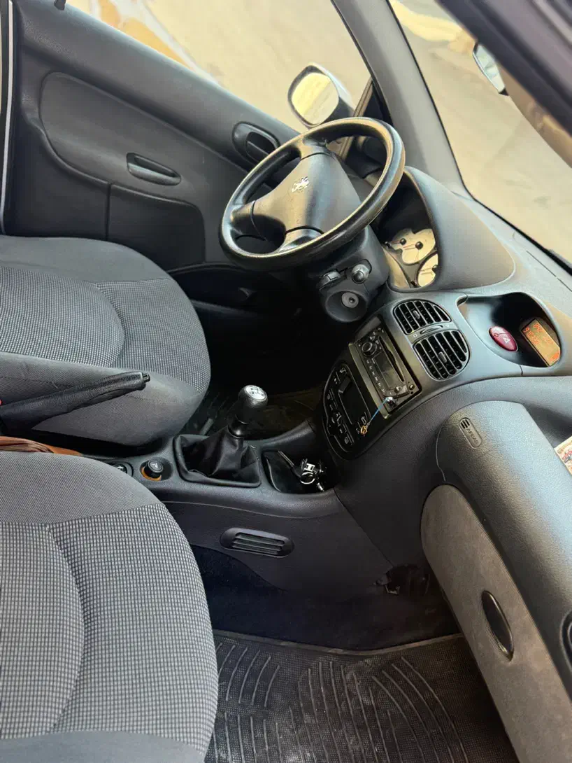 پژو ۲۰۶ صندوق دار v8 - 1393