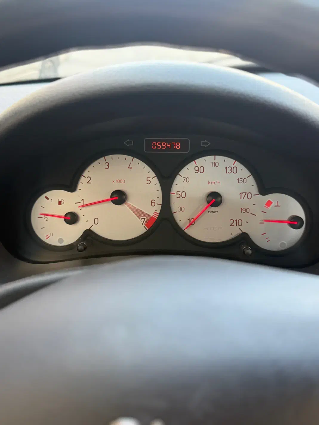 پژو ۲۰۶ صندوق دار v8 - 1393