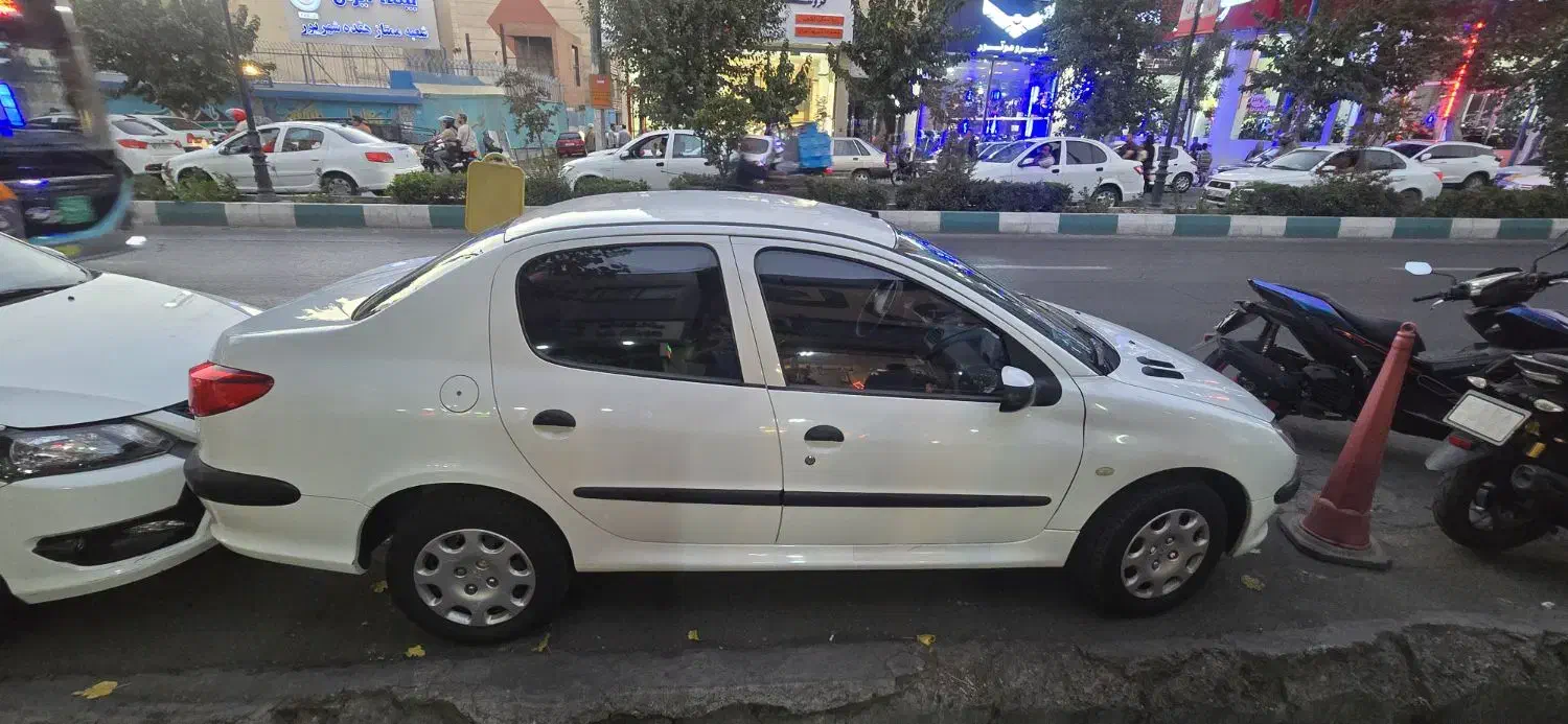 پژو ۲۰۶ صندوق دار v8 - 1397