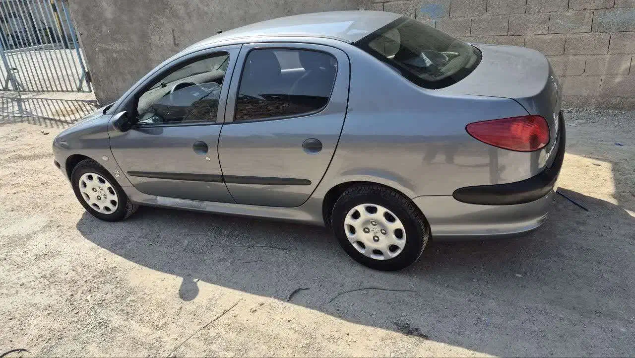پژو ۲۰۶ صندوق دار v8 - 1398