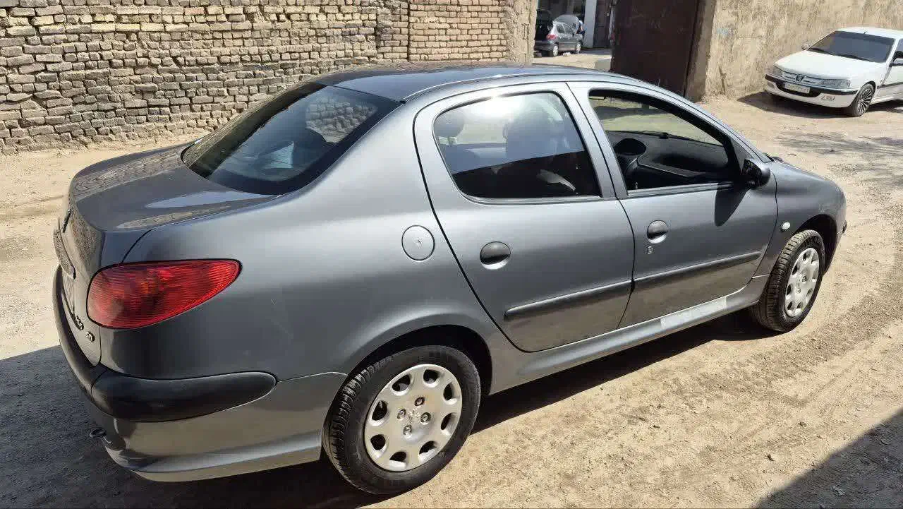 پژو ۲۰۶ صندوق دار v8 - 1398