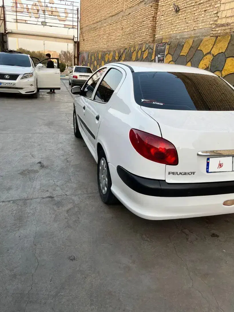 پژو ۲۰۶ صندوق دار v20 - 1389